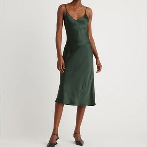 Quince Deep Green V-Neck Dress